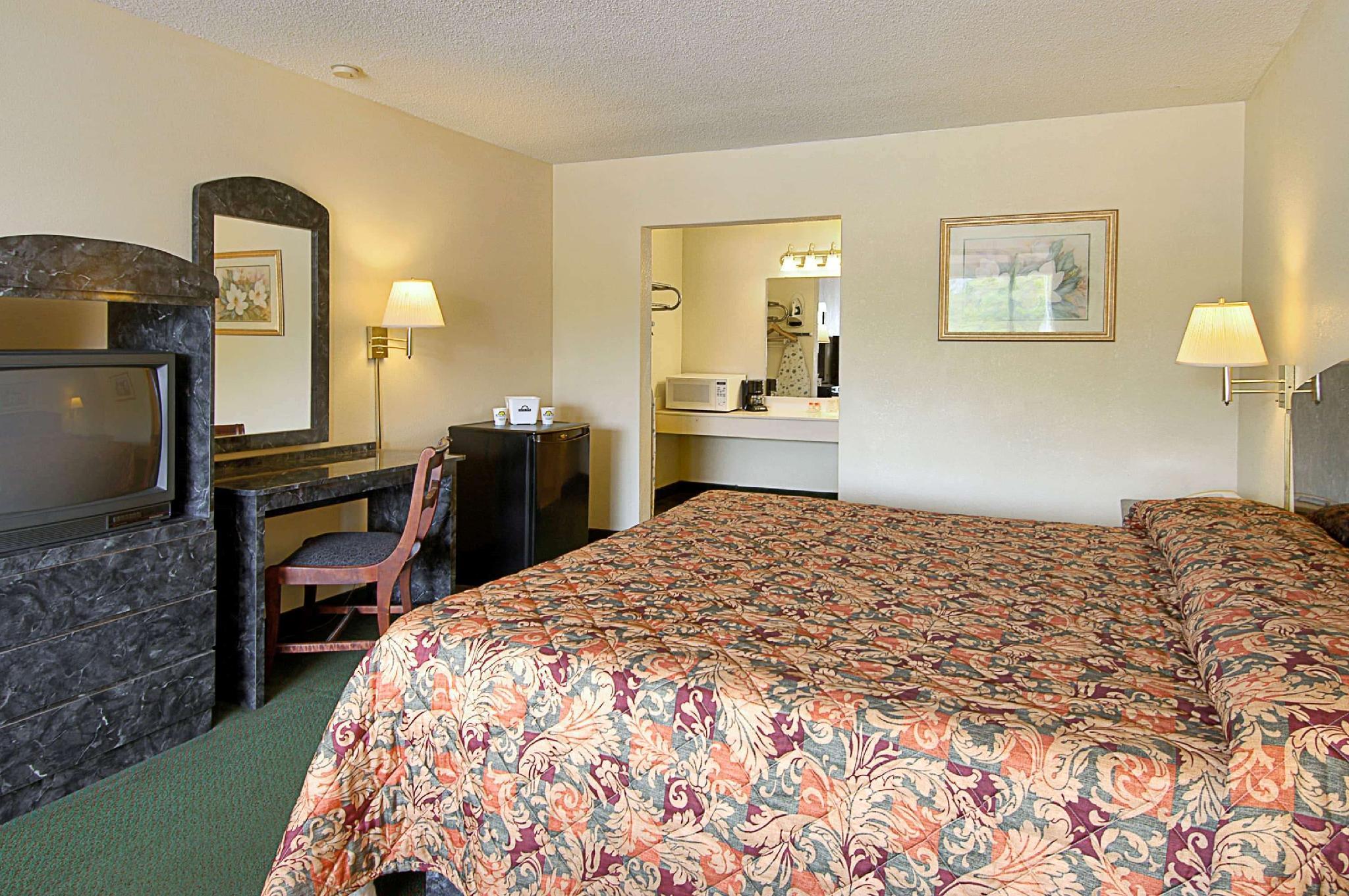 Days Inn By Wyndham Donalsonville Екстериор снимка